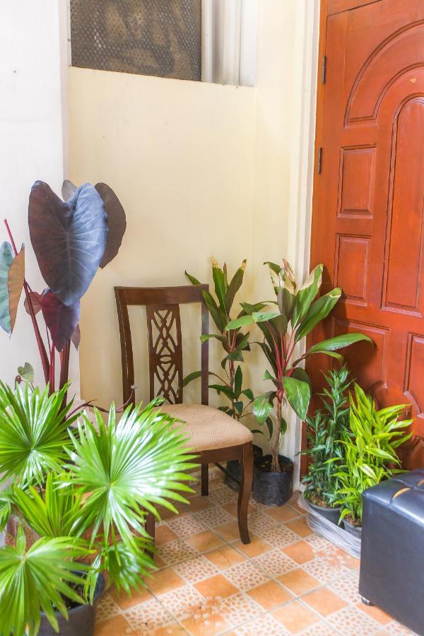 The Little Siri Hotel Chiang Mai Bagian luar foto