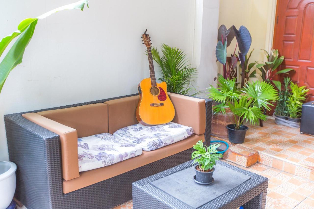 The Little Siri Hotel Chiang Mai Bagian luar foto