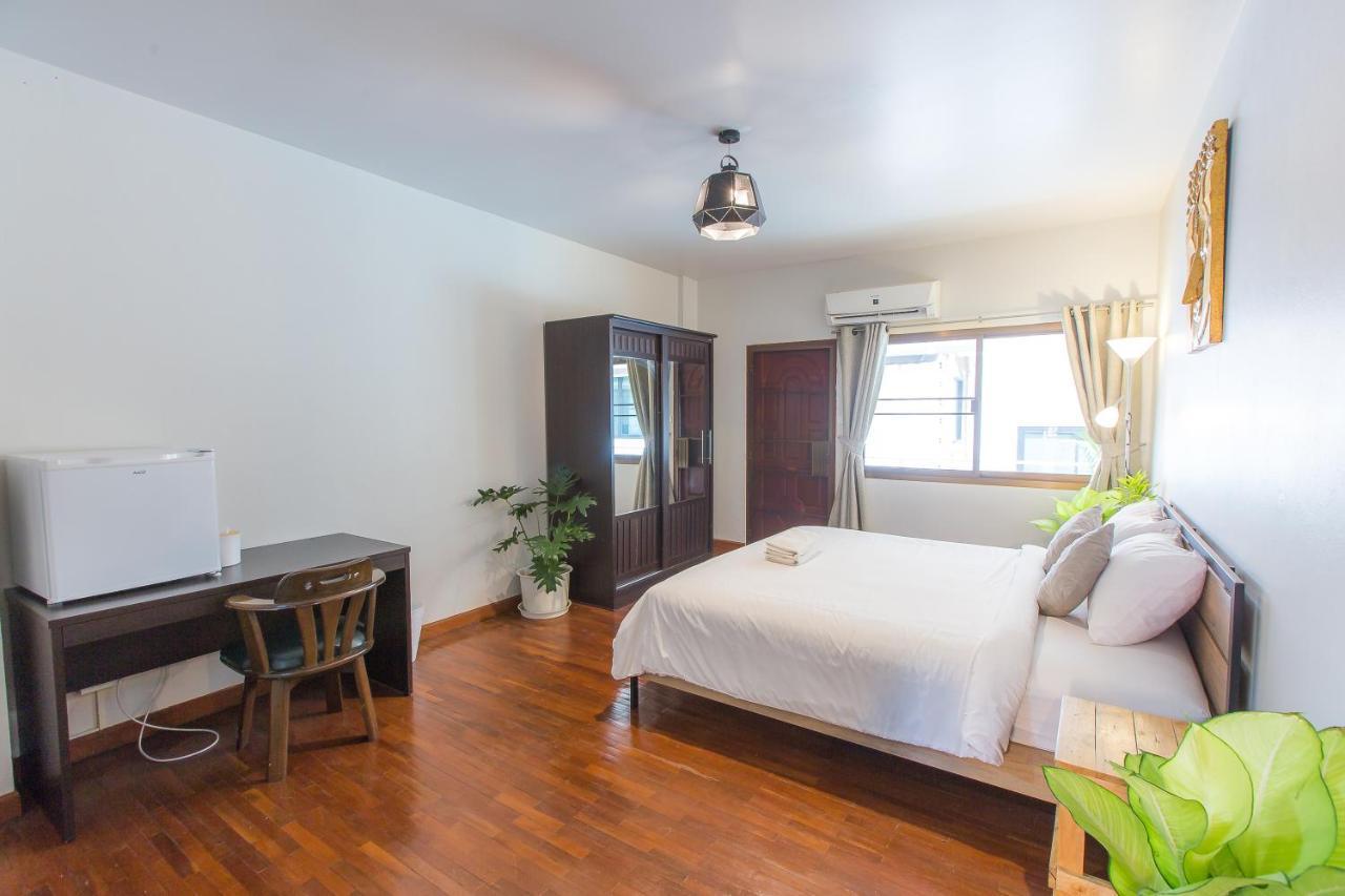 The Little Siri Hotel Chiang Mai Bagian luar foto