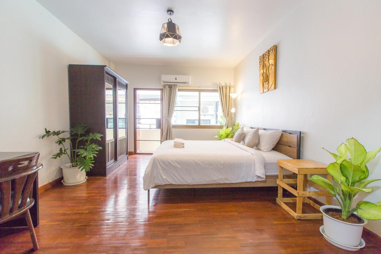 The Little Siri Hotel Chiang Mai Bagian luar foto