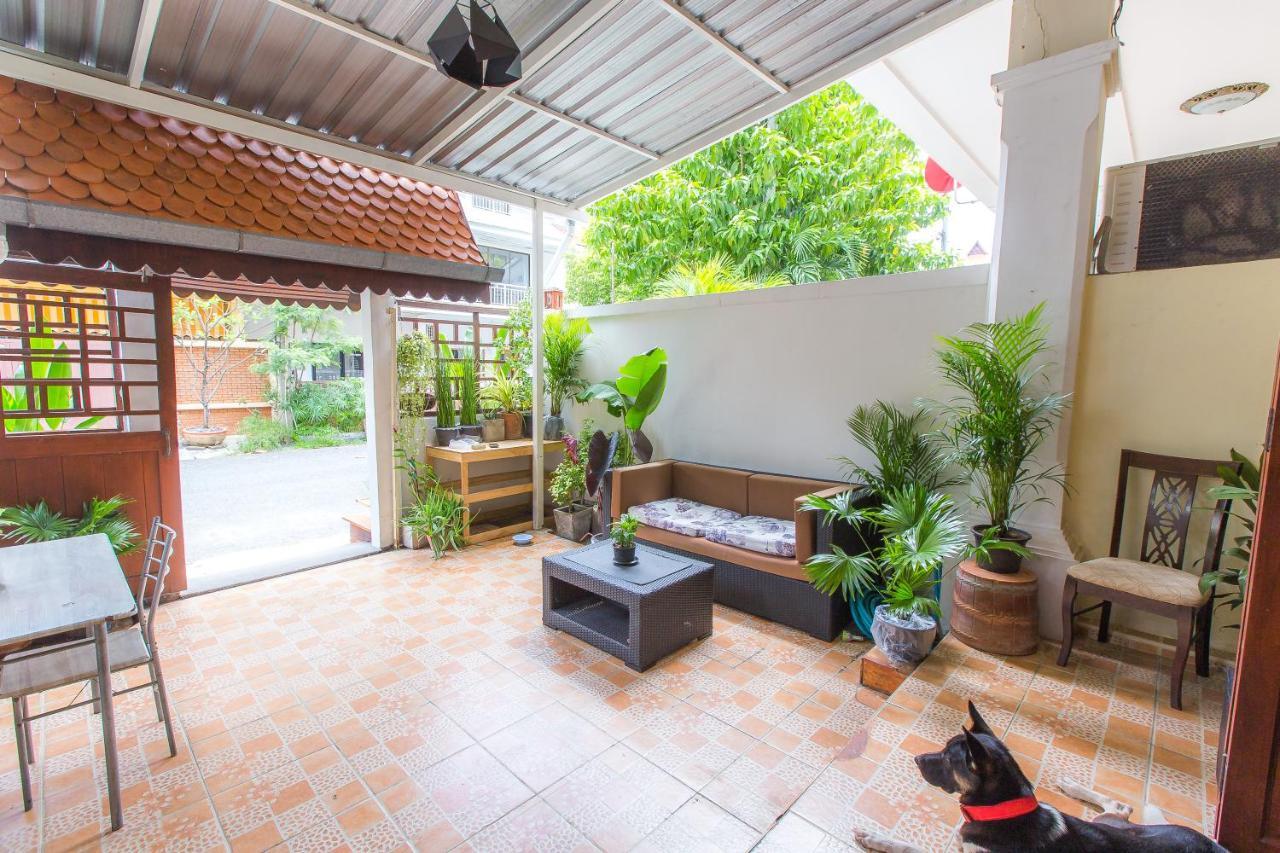 The Little Siri Hotel Chiang Mai Bagian luar foto