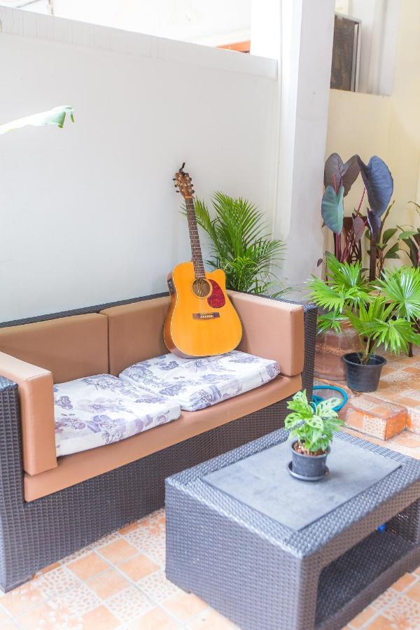The Little Siri Hotel Chiang Mai Bagian luar foto