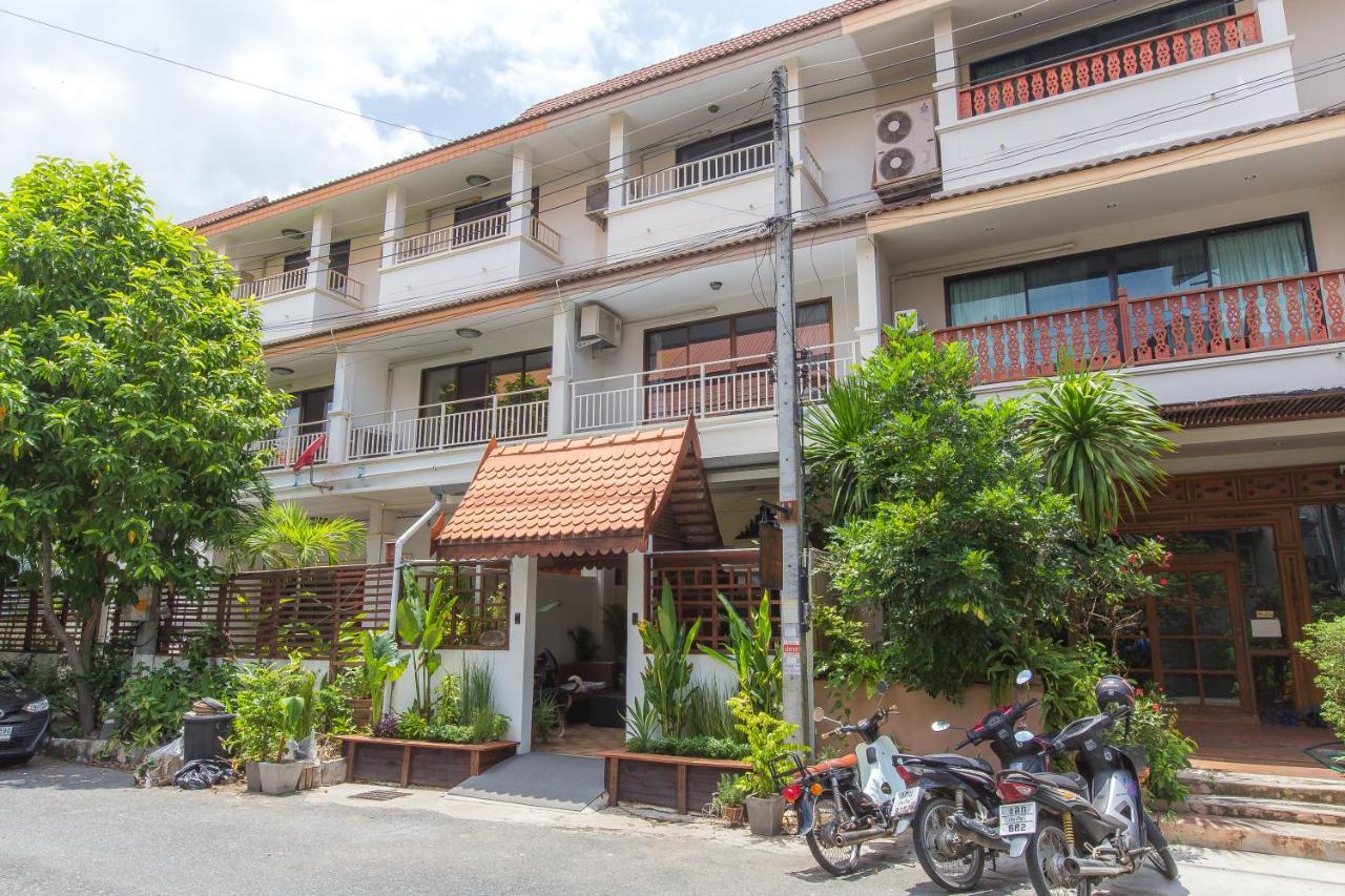 The Little Siri Hotel Chiang Mai Bagian luar foto