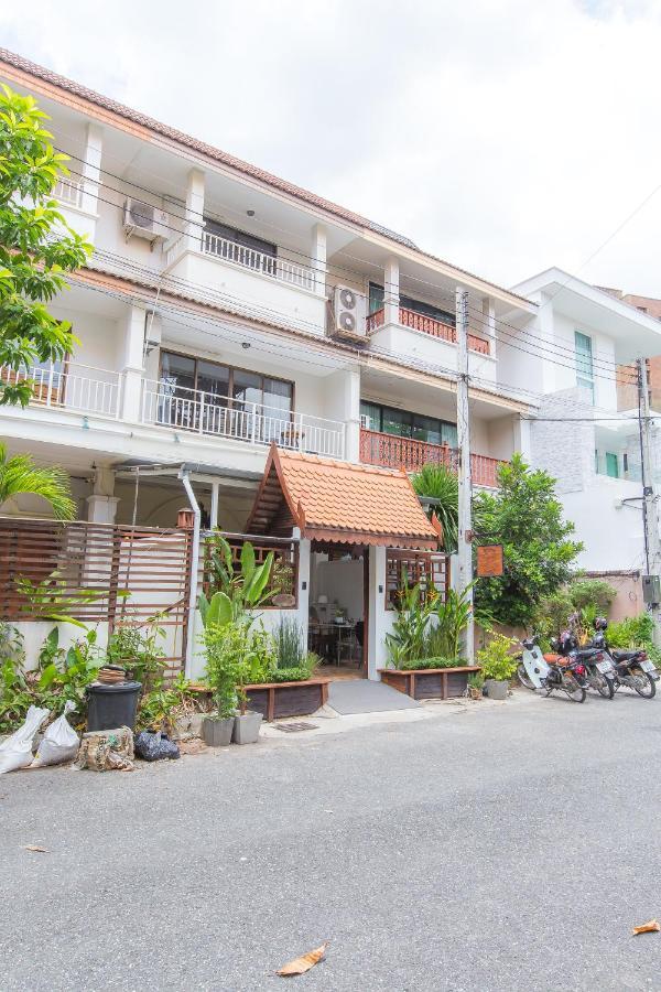 The Little Siri Hotel Chiang Mai Bagian luar foto