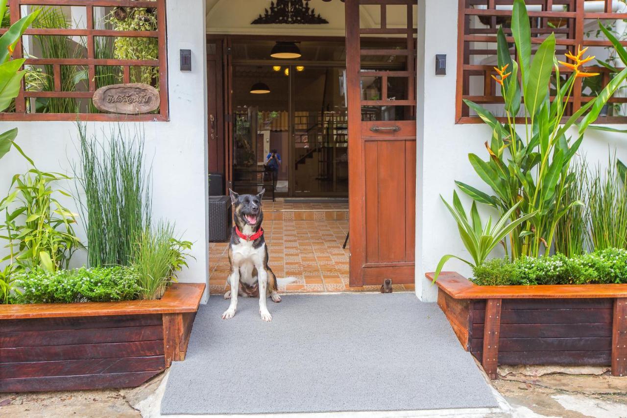 The Little Siri Hotel Chiang Mai Bagian luar foto