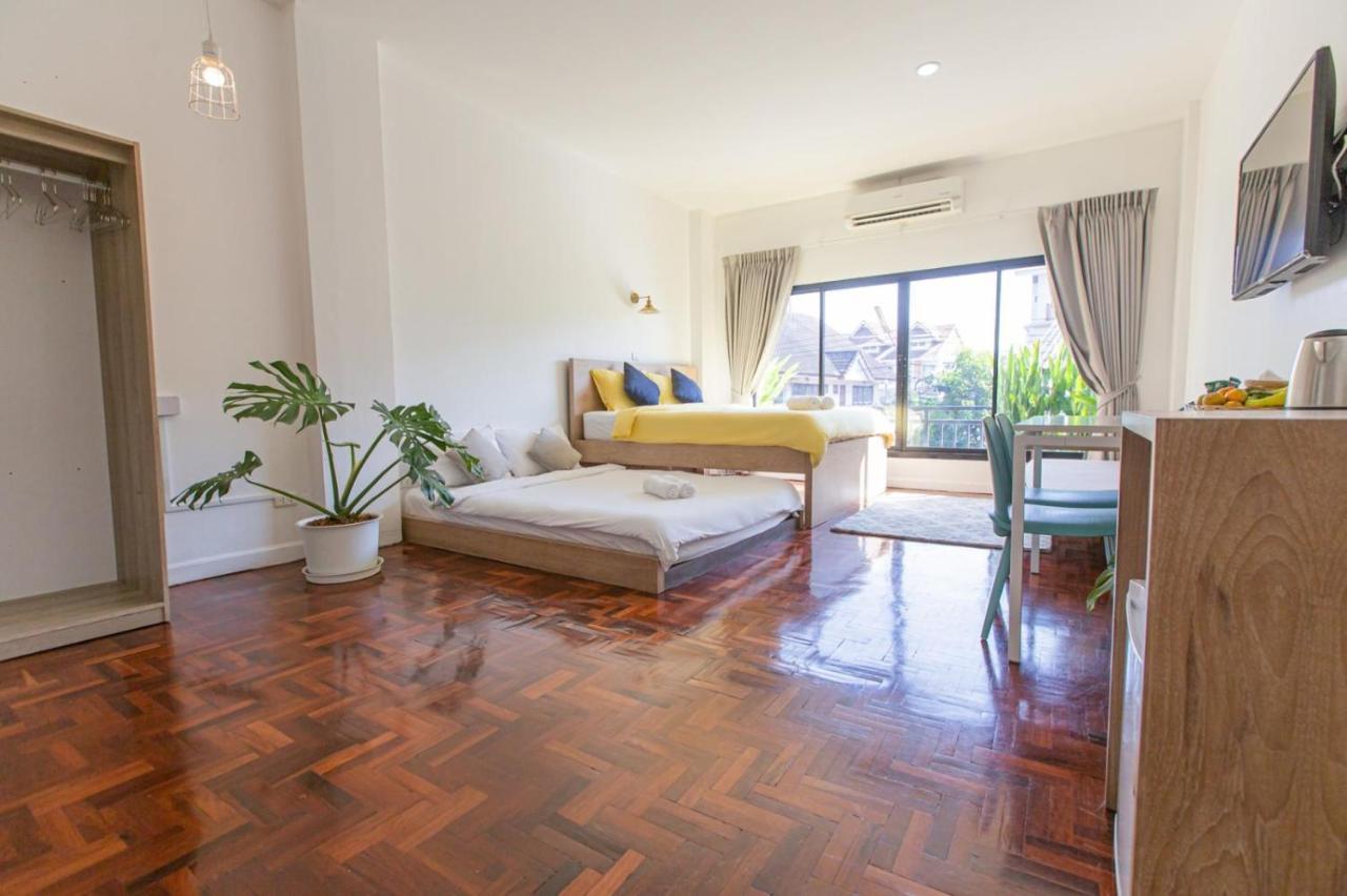 The Little Siri Hotel Chiang Mai Bagian luar foto